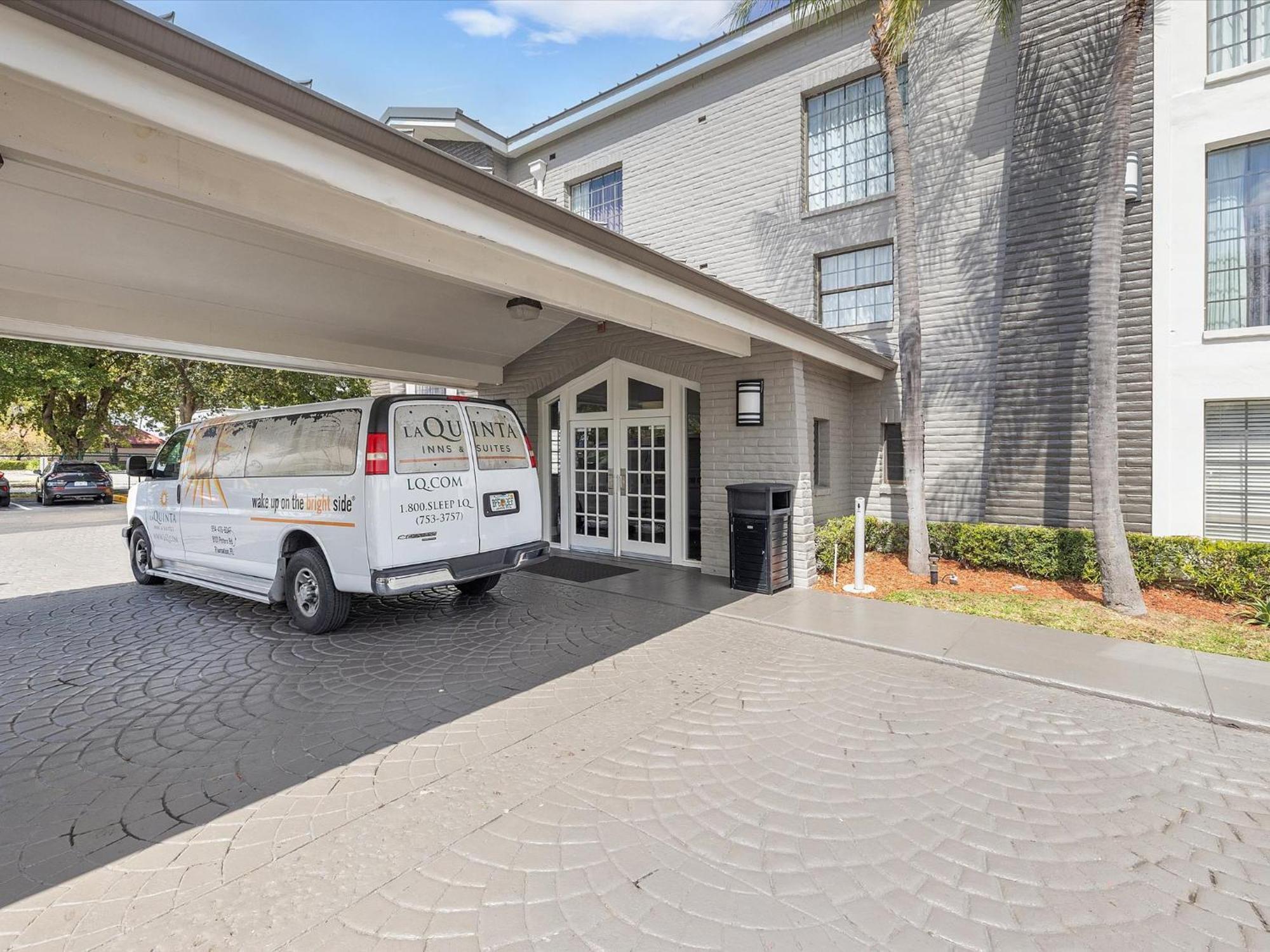 La Quinta Inn By Wyndham Miami Airport North Miami Springs Eksteriør billede