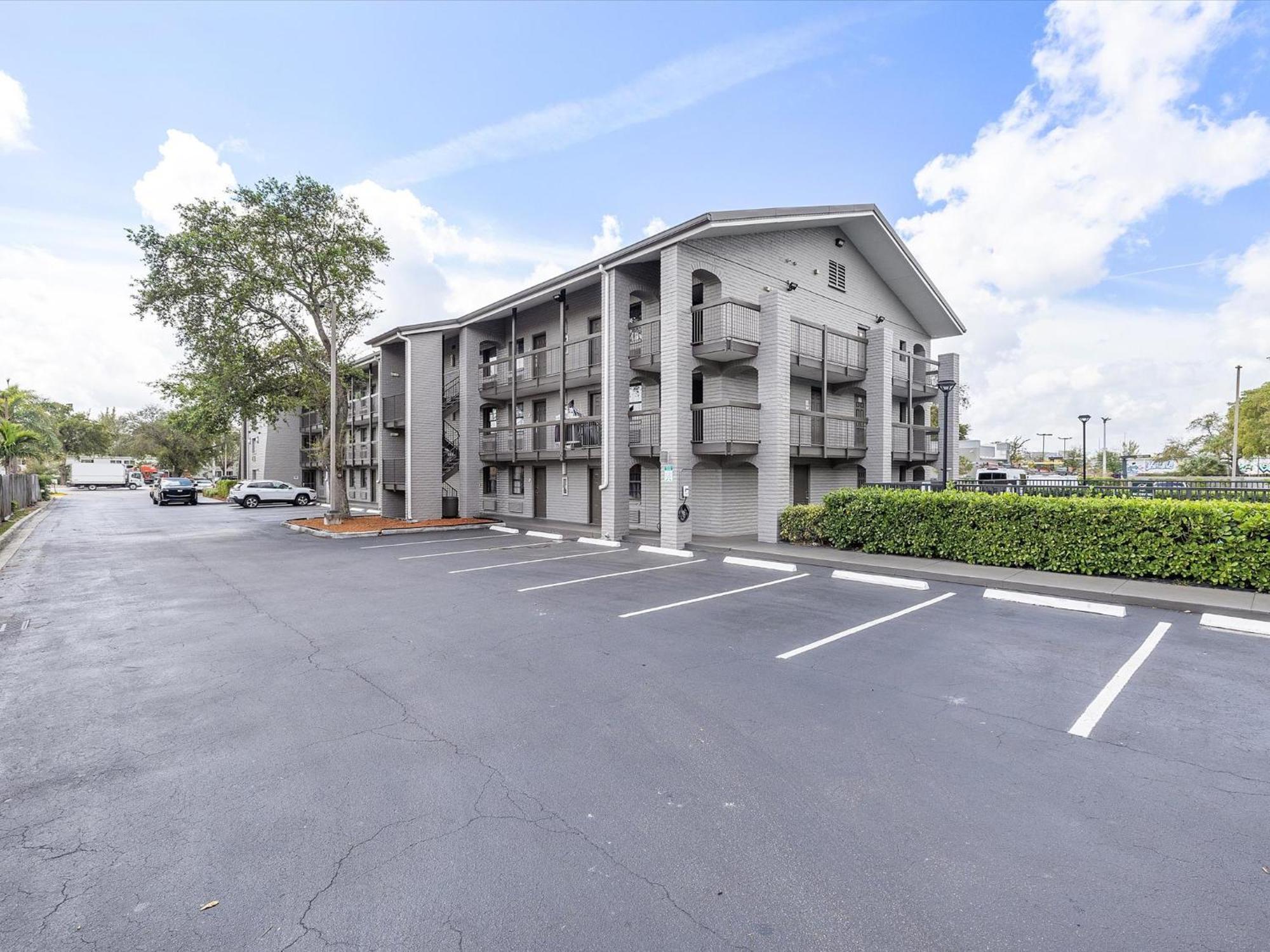 La Quinta Inn By Wyndham Miami Airport North Miami Springs Eksteriør billede