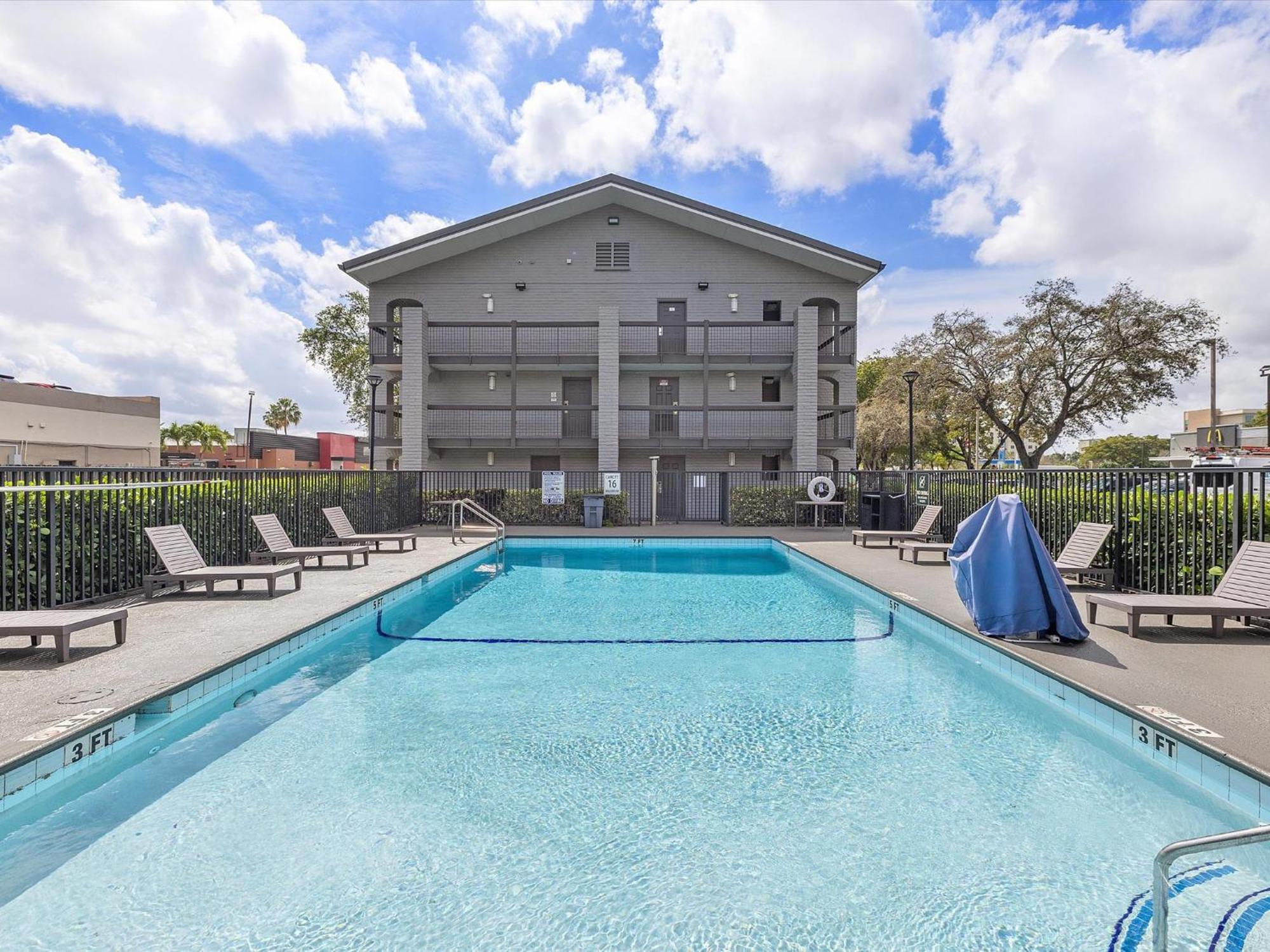 La Quinta Inn By Wyndham Miami Airport North Miami Springs Eksteriør billede